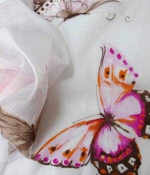 Батист, розово-оранжевые бабочки